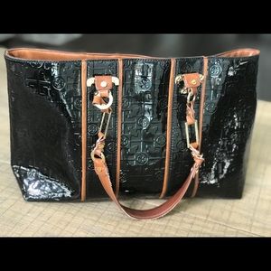 🖤🖤Tory Burch Embossed Luxe-T Jordana handbag🖤🖤